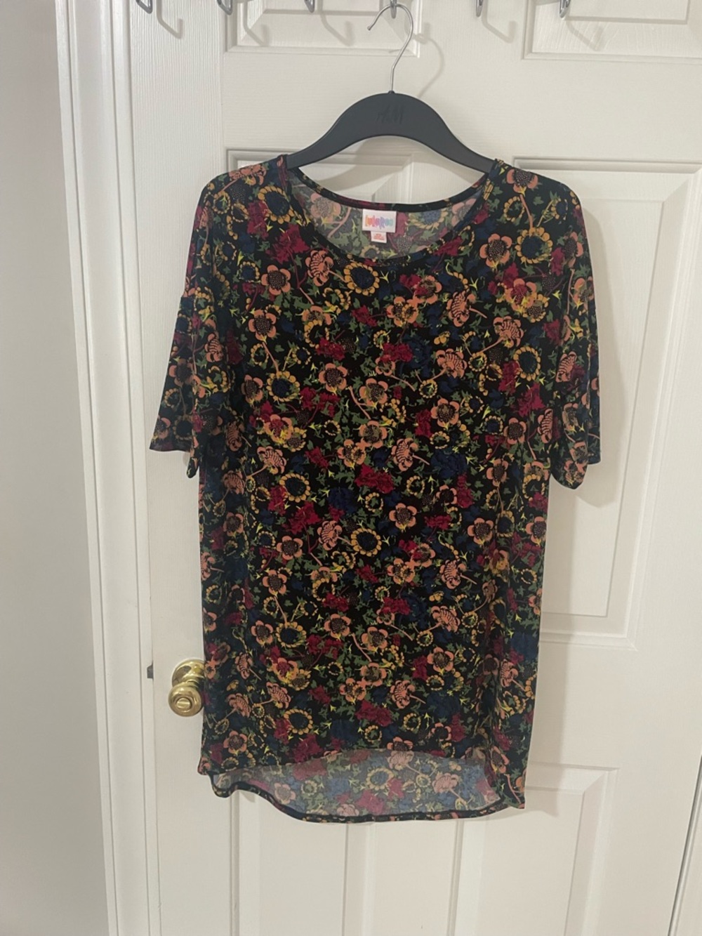 Xs lularoe top flowy